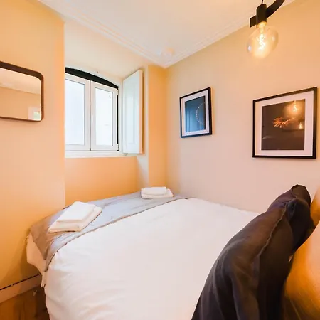 Townhouse Center Near